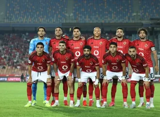 «إزاي ده عدى من المسؤولين وبيلعب!».. رضا عبد العال يفتح النار على نجم الأهلي