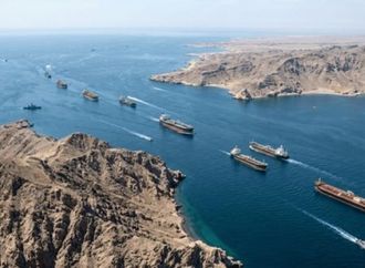 إيران: مضيق هرمز لا يزال مغلقا بالكامل وتحت سيطرتنا العسكرية