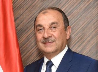 وزير قطاع الأعمال يتفقد شركة "مصر للمستحضرات الطبية" في القليوبية