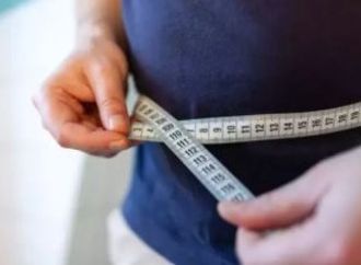 هل تناول الطعام كل ساعتين أو 3 ساعات يسرع حرق الدهون؟.. خبير يحسم الجدل