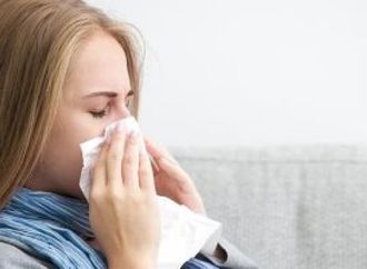 هل يجب إطعام نزلات البرد وتجويع الحمى؟.. خبراء يوضحون طريقة التغذية فى المرض