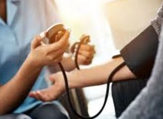 عادات يومية شائعة ترفع ضغط الدم تدريجيًا.. احذرها قبل فوات الأوان