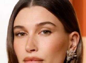 6 خطوات للحصول على مكياج محترف مثل هايلي بيبر.. للحصول على إطلالة جذابة  