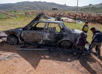 رؤساء سابقون للموساد والشاباك والجيش الإسرائيلي يوجهون رسالة إلى نتيناهو