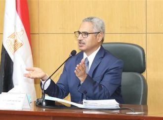 محافظ بني سويف يلتقي حملة الدكتوراه والماجستير من العاملين بالديوان العام والوحدات المحلية