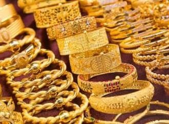 الذهب عند 6300 جنيه للعيار 21.. تشتري الآن أم تنتظر هدوء الأسواق؟