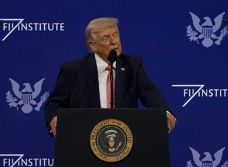 سلطان الجابر: المرور عبر مضيق هرمز يخضع لـ"شروط وضغوط" إيران