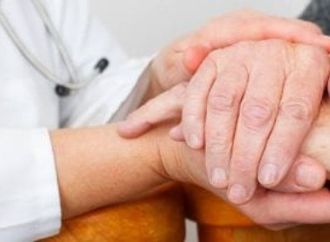 6 أعراض لمرض الشلل الرعاش تظهر قبل سنوات من الإصابة
