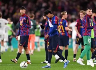 برشلونة يسعى لتجاوز كبوة ريال مدريد على حساب ديبورتيفو ألافيس بالدوري الإسباني