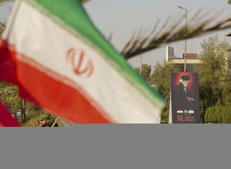"مهر": انفجارات تهز مدينة بندر عباس الإيرانية