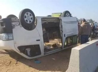 إصابة 8 أشخاص إثر انقلاب "ميكروباص" بصحراوي المنيا الغربي