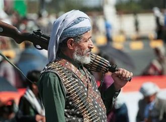 حرب اليمن تعود إلى مربعها الأول: هجوم مضاد واسع على الحوثيين وطهران تلوّح باستنزاف طويل