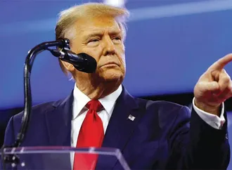 ترامب يهدد بوقف إمدادات السلاح لأوكرانيا للضغط على أوروبا بشأن مضيق هرمز