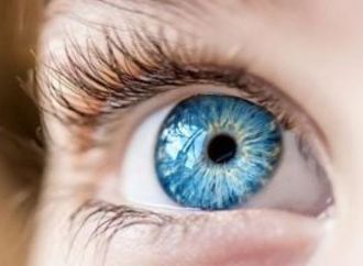 علامات تحذيرية مبكرة لورم الشبكية عند الأطفال يجب على الآباء الانتباه إليها