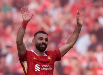 رد فعل غريب من محمد صلاح تجاه الصحفيين بعد مباراة ليفربول ونوتنغهام