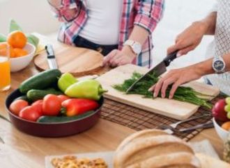 أطعمة احرص عليها فى الحر.. ترطب جسمك وغنية بالماء