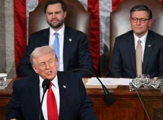 ترامب يهاجم طهران ويصف تحركاتها في مضيق هرمز بـ "المخزية": خرق لاتفاق الهدنة وتهديد لإمدادات الطاقة