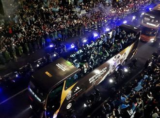 الآلاف يستقبلون منتخب الأرجنتين من دون ميسي