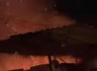 السيطرة على حريق نشب داخل ورشة ومخزن بأشمون