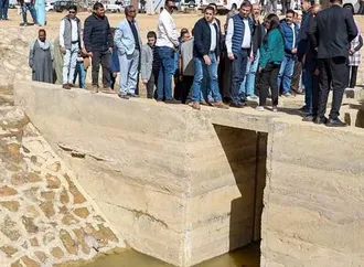 وزير الزراعة يوجه بحل مشكلات الري وصرف الأسمدة لمزارعي أسوان