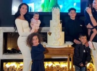 «ملكة».. كلمة من نجل رونالدو تفاجئ جورجينا خلال رحلة على متن طائرة
