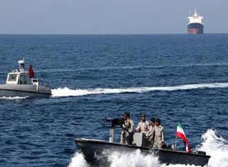 "واشنطن بوست": اتفاق مبدئي بين طهران وواشنطن لإعادة فتح مضيق هرمز تدريجيا