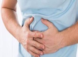 علامات شائعة للتسمم الغذائي في الطقس الحار.. كيف تحمى نفسك؟