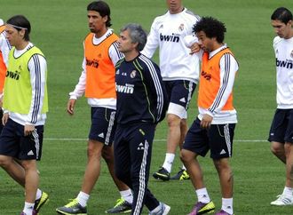 مورينيو يستعين بنجمه في ريال مدريد