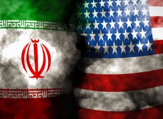 تقرير: أميركا وإيران أمام "لحظة استفاقة" لتجنب حرب أوسع