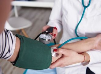 نشاط يومي بسيط قد يساعد في خفض ضغط الدم