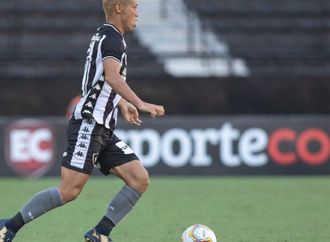 النجم الياباني هوندا يعود إلى الملاعب