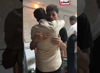 عبد الرحمن مجدي لاعب بيراميدز يتلقى عزاء والدته