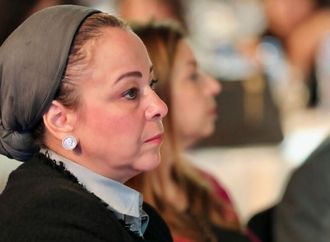 مركز حقوق المرأة يحذر من قرار حظر عمل المصريات في بعض المهن بالخارج