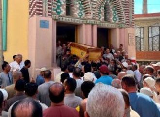 أهالى البحيرة يشيعون جنازة ضابط شرطة استشهد فى حادث مرورى بالجيزة