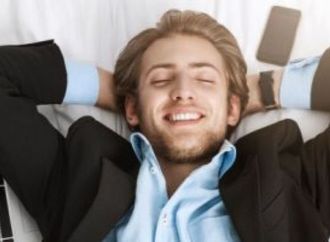 ليست دليلا على الكسل كما تظن.. 3 عادات يومية تكشف تمتعك بذكاء عال
