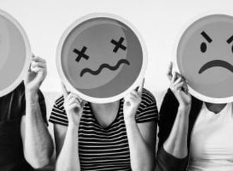 لو التقلبات المزاجية بتبوظ يومك.. 6 حيل تخليك دايمًا رايق