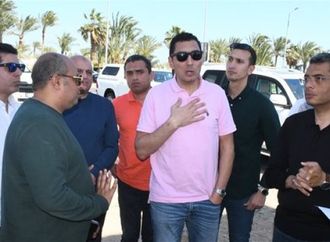 وزير الشباب ومحافظ البحر الأحمر يتفقدان موقع إنشاء القرية الأولمبية