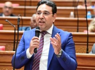 النائب أيمن محسب يحذر من تداعيات إغلاق مضيق هرمز على الاقتصاد 