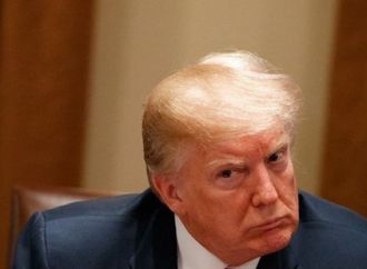 ترامب يهاجم “نيويورك تايمز” ويتهمها بنشر “أخبار كاذبة” عن إيران