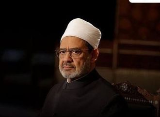 رئيس منطقة المنيا الأزهرية يهنئ شيخ الأزهر بمولد خير البرية
