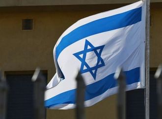إسرائيل تضغط على واشنطن للحصول على "شروط أكثر صرامة" في الاتفاق مع إيران