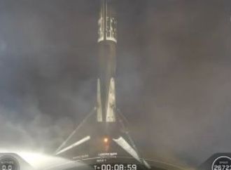 سبيس إكس تطلق قمراً صناعياً تلفزيونياً يزن 15000 رطل إلى مداره