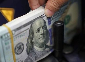 تراجع معاملات الإنتربنك 25%.. وعودة الأجانب لأذون الخزانة تهدئ الطلب على الدولار