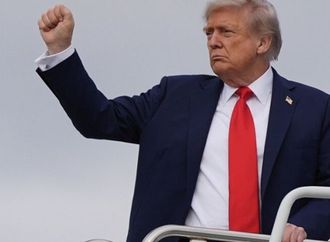 صحيفة بريطانية: ترامب طلب وضع خطة لغزو غرينلاند لكنه واجه معارضة من العسكريين