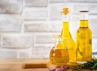 دراسات توضح أسباب تفوق زيت الزيتون على الزبدة في صحة القلب