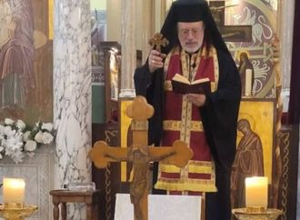 المطران شامي يترأس صلاة تقديس الزيت بكاتدرائية القيامة بالظاهر