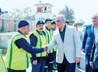 وزير الإنتاج الحربى يستهل أولى جولاته بـ«أبو زعبل للكيماويات»