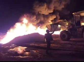 حريق كبير بأنابيب نقل النفط في ريف حمص بسوريا