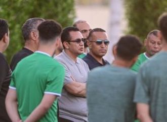 رئيس الاتحاد يجتمع بلاعبى الفريق على هامش معسكر برج العرب استعدادا للدورى