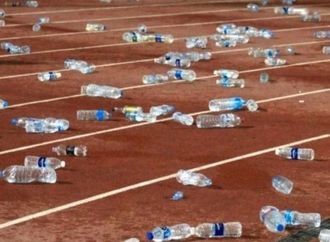 حرب القوارير.. ماذا حدث في مباراة الأهلي والجيش الملكي بدوري الأبطال؟ (فيديو)